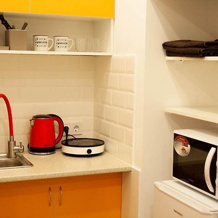 Світло Цілодобово Apartments In The City Center 리비프 외부 사진